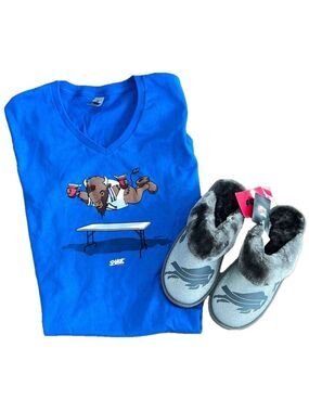 NWT: Buffalo Bills Bundle: T-Shirt: Size M
Slippers have been sold!